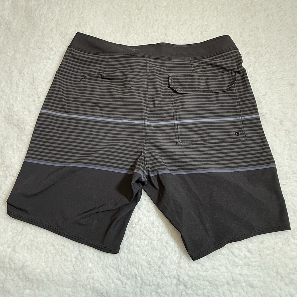 PATAGONIA Men Stretch Hydropeak Boardshorts 18" OLIVAS STRIPE BLACK OLBK Size 30 - Picture 2 of 13